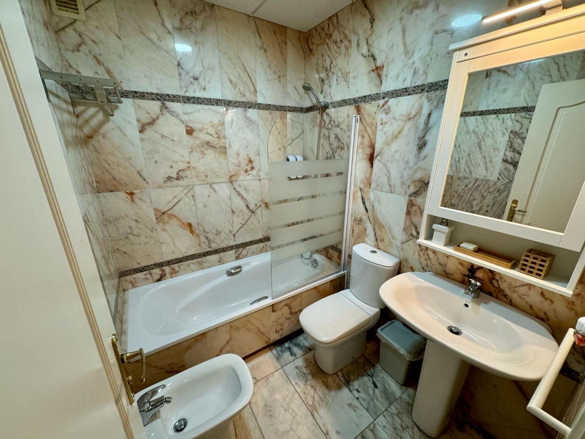 Apartamento Universal La Linea de la Concepcion Bagian luar foto